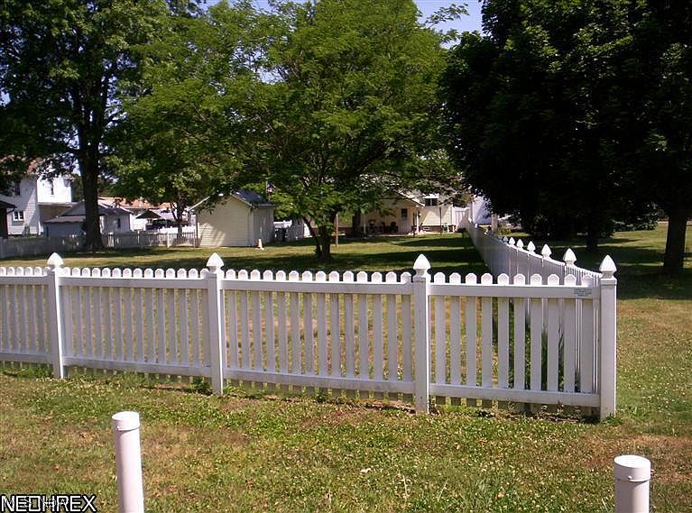 2nd image of Bank Ln SE