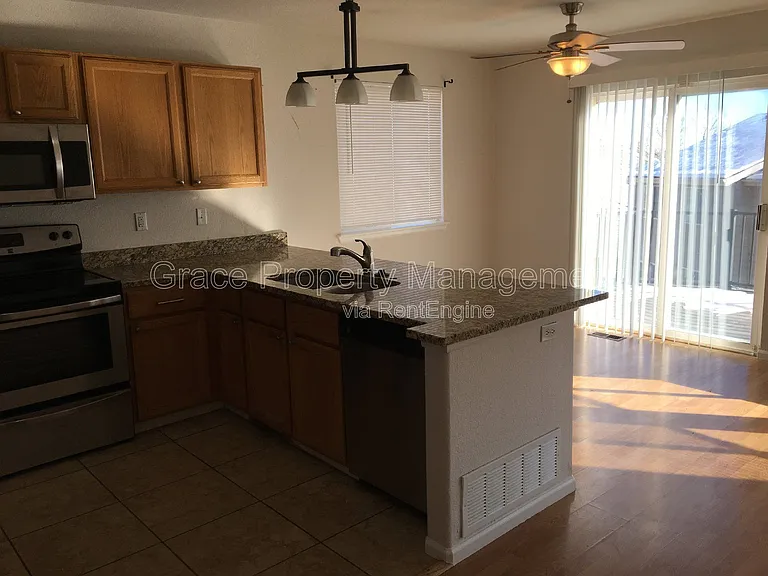 574 W 91st Dr — Photo 2