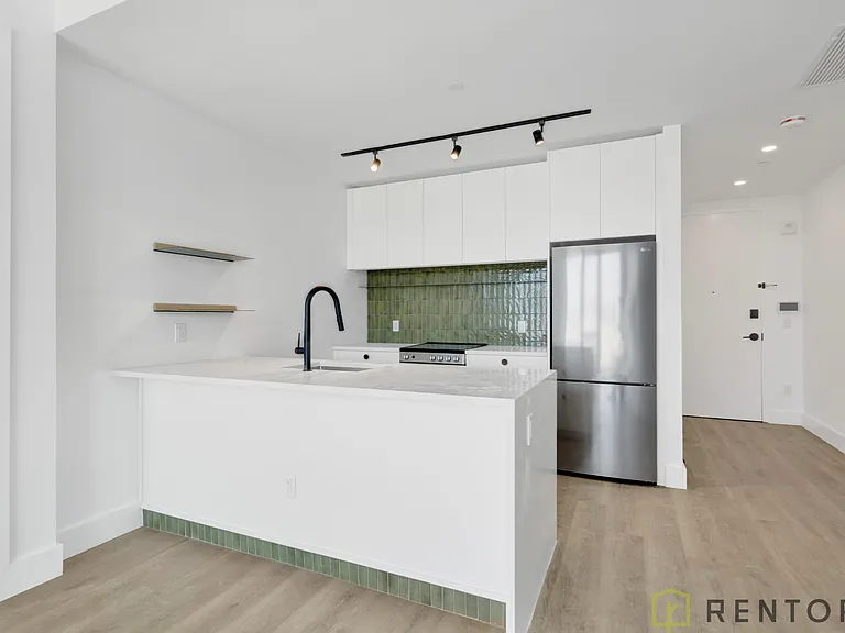 60 Cedar St #702C — Photo 8