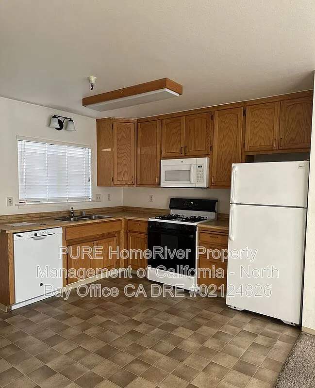 2 bed, 1.0 bath, $1,725 — Photo 3