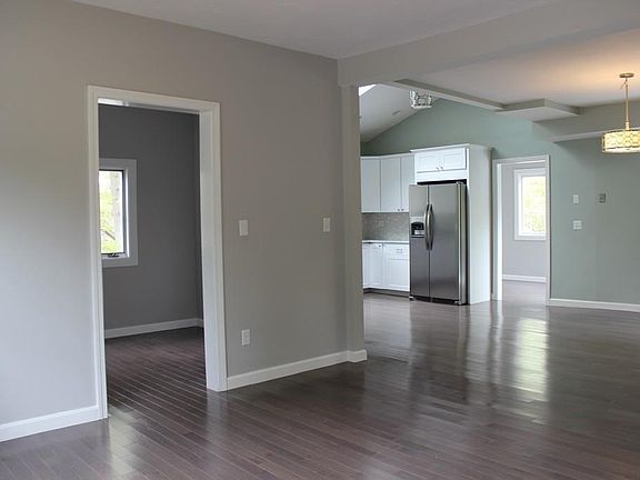 3rd image of 45 Woodlawn St