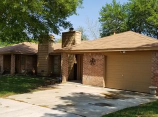 2505 Oak Leaf Dr, Arlington, TX 76006