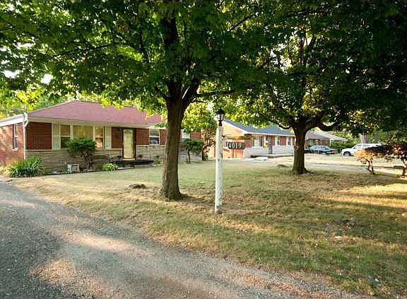 3rd image of 4019 N Bolton Ave