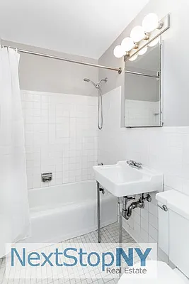 Rented by NextStopNY | media 25