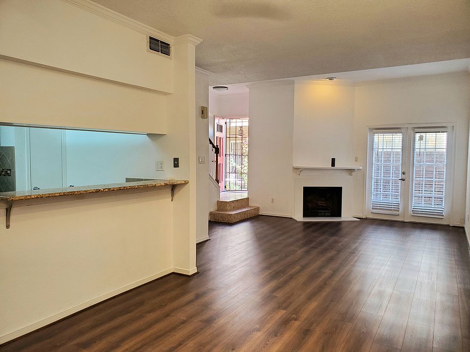 1st image of 7350 Kirby Dr APT 30