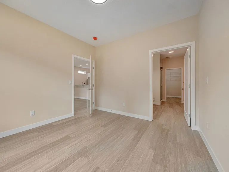 105 E Ensey St #A — Photo 18