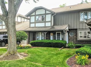 8270 Stonehenge Dr, Orland Park, IL 60462