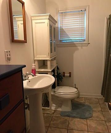 2nd image of 2032 Poplar St