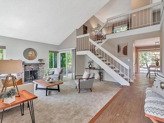 4th image of 308 Oakberry Way