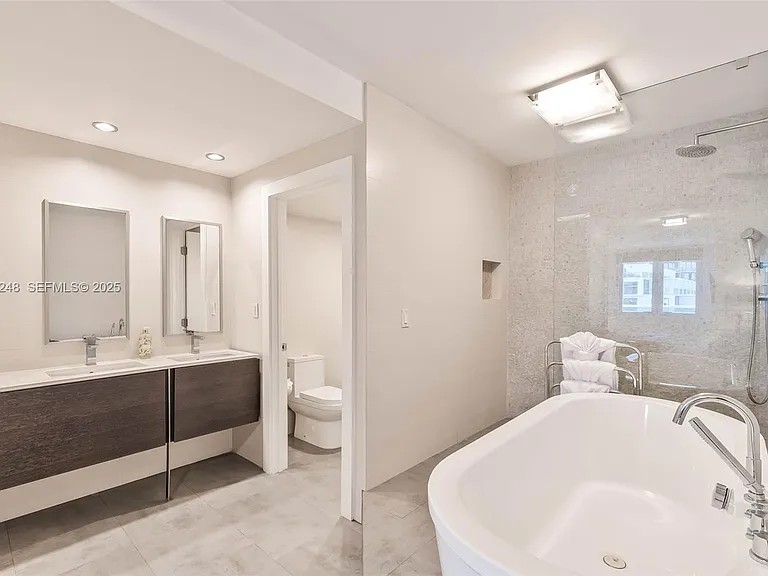 2301 Collins Ave #507 — Photo 17