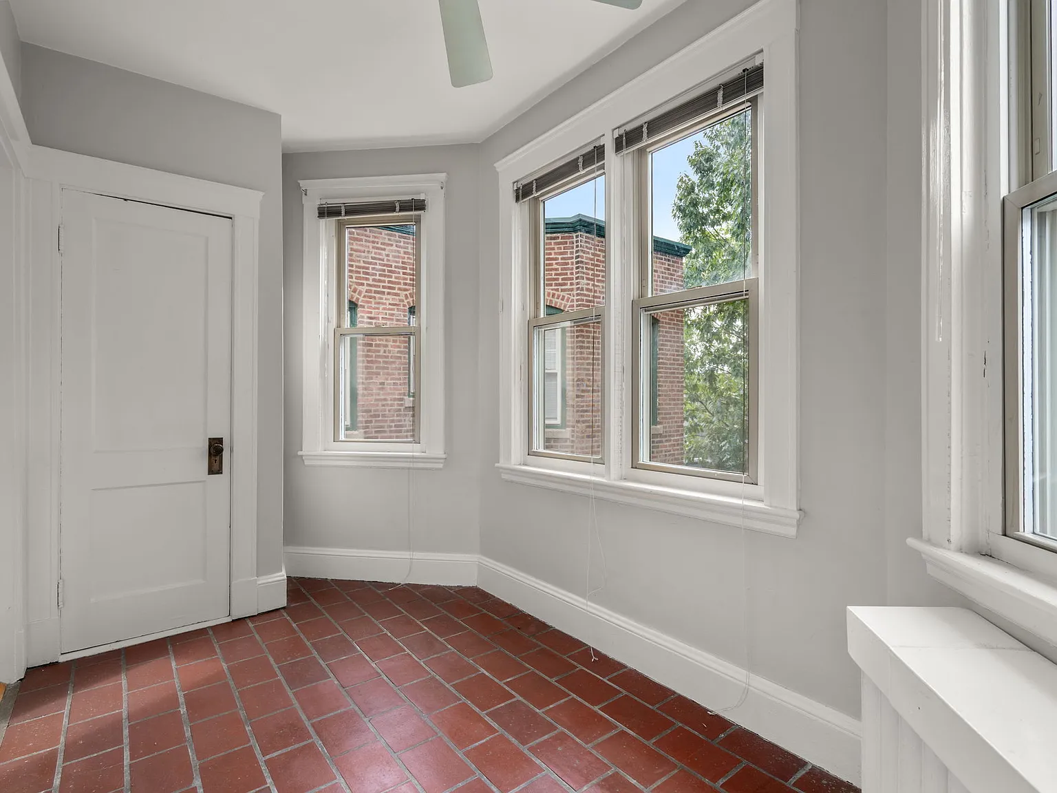 1 bed, 580 sqft, $2,350 — Photo 4