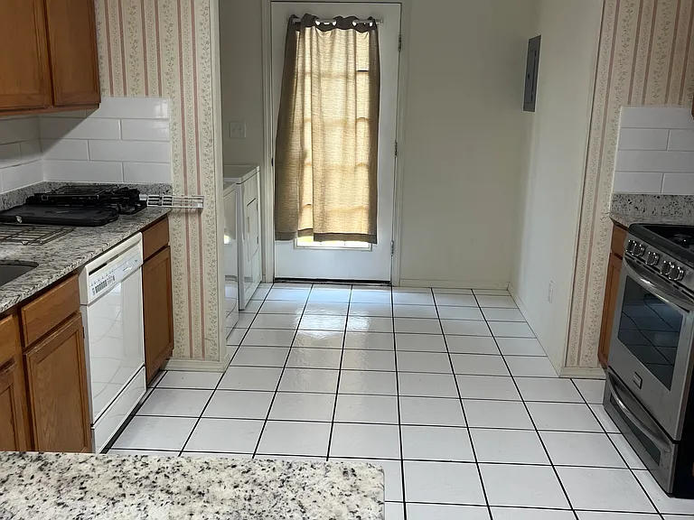 1645 N Stable Ave #2 — Photo 6