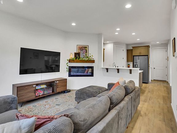 3rd image of 11492 SE Mount Talbert Ave