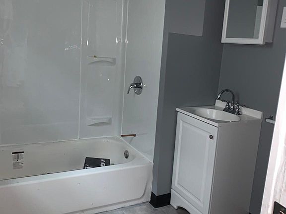 3rd image of 187 Southampton St #2