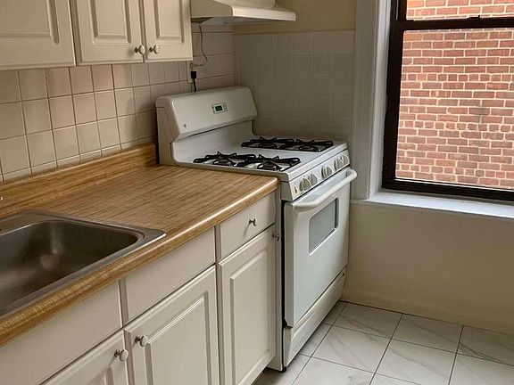 2nd image of 18-19 Ditmars Blvd #3A