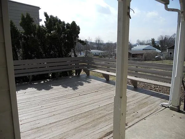108 Woodrow Ave — Photo 3