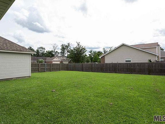 3rd image of 17289 Cherry Creek Dr