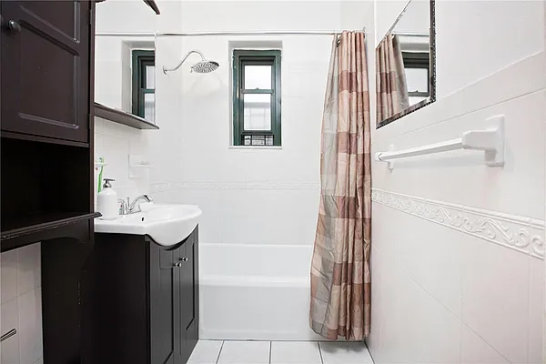 Sold by Akam Sales and Brokerage | media 6