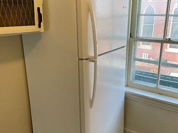 4th image of 105 S Church St #2