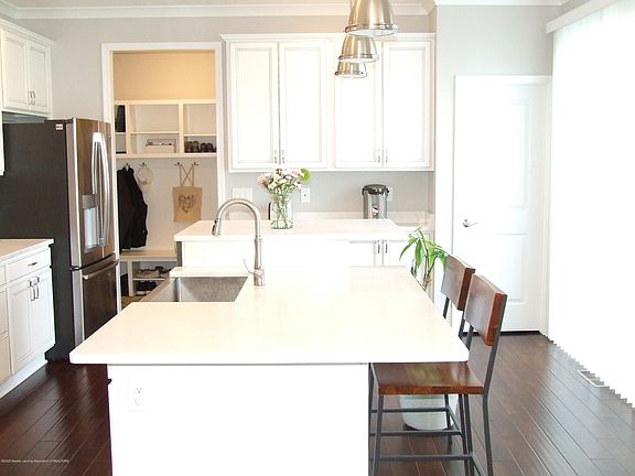 3rd image of 2725 Kittansett Dr