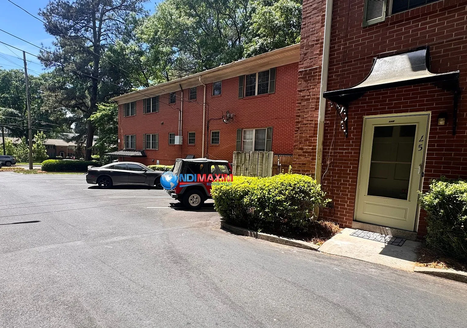 Newly Renovated Cozy 1-Bedroom Condo Near Buckhead/Peachtree Hills — Photo 1