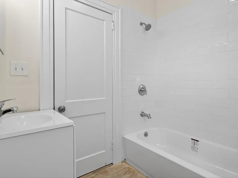 24 Marion Ave #2 — Photo 8