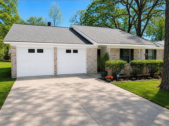2nd image of 168 Greenleaf Ln