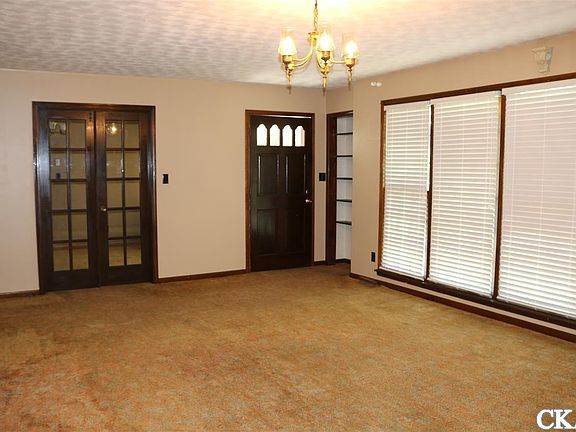 3rd image of 50 Sharon Ln