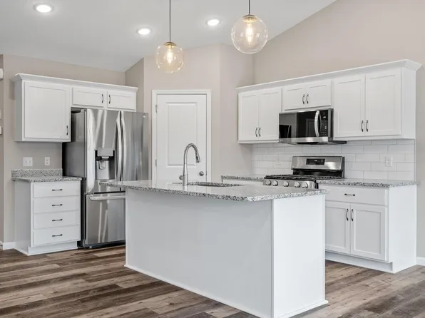 4716 6th St NE, Saint Cloud, MN 56304
