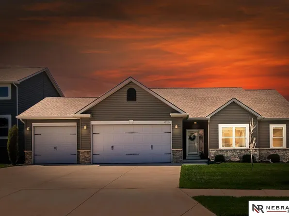17221 Samantha Rd, Gretna, NE 68028