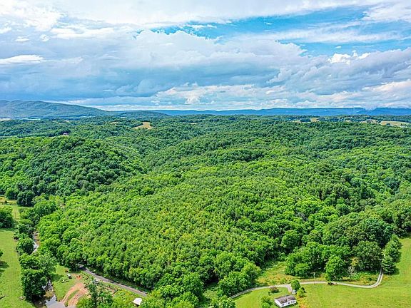 2nd image of 4662 Cedar Springs Rd