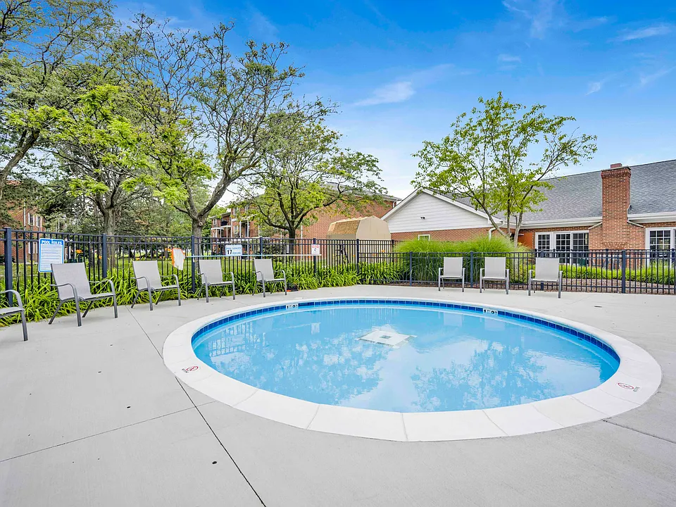 Lakehaven Apartments