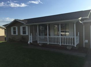 1202 Lakeview Dr, Ravenswood, WV 26164