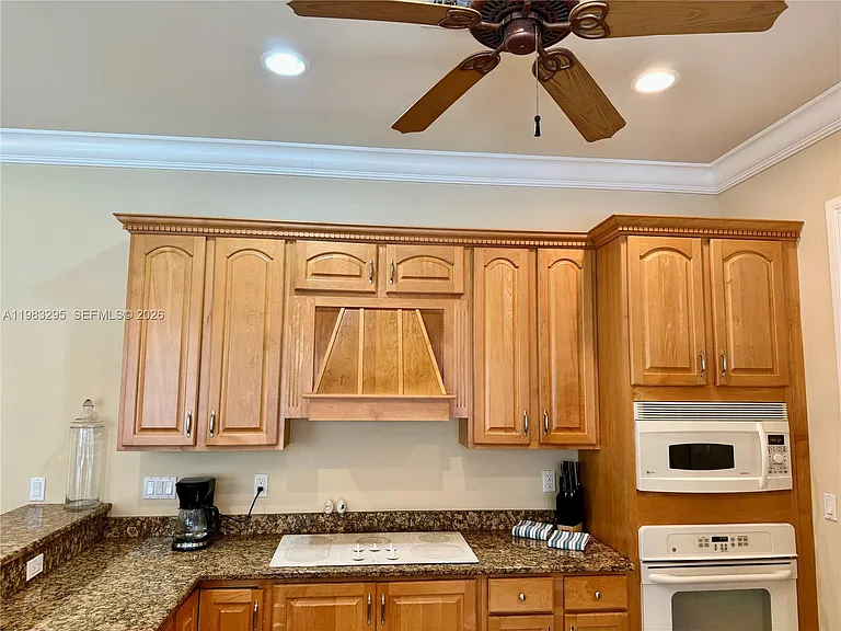 1740 Ludlow Rd — Photo 35