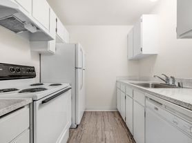 Quiet, Pet-Friendly Apartments with Free Parking in Bothell