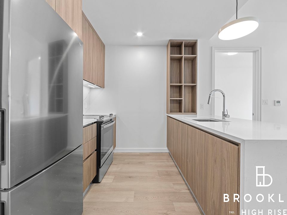 1st image of 50 E 10th St #225
