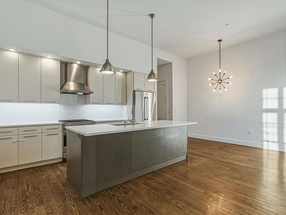 1st image of 304 Pavonia Ave #102A