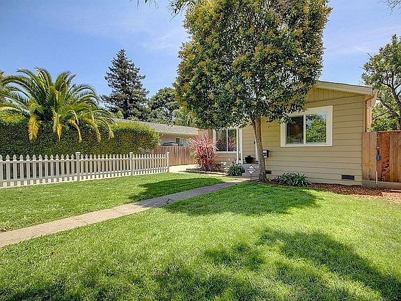 3rd image of 707 Olive Ave