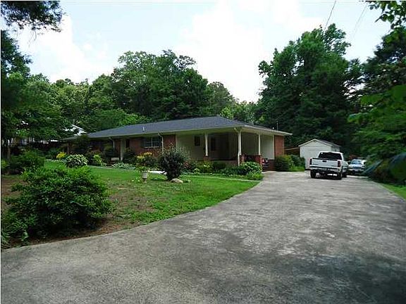 3rd image of 504 W Dogwood Cir