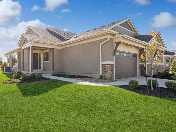 11419 S Waterford Dr, Olathe, KS 66061