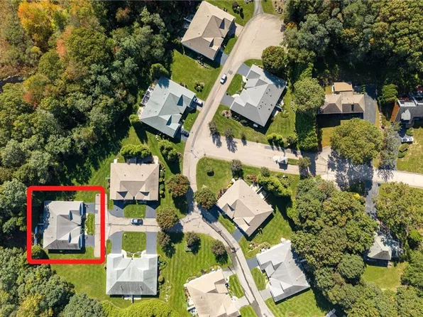 19 Classic Ct, North Kingstown, RI 02852