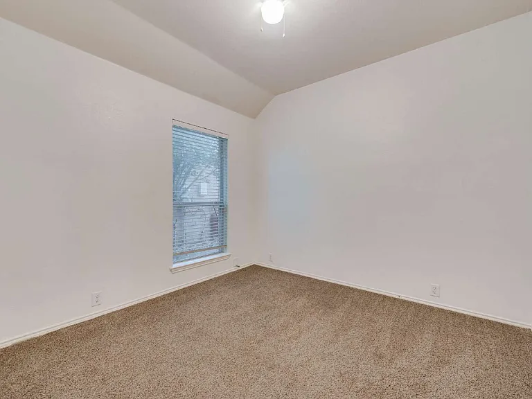 5909 Berkshire Rd — Photo 46