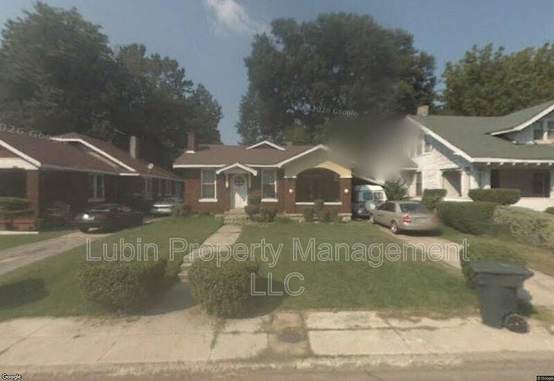 2nd image of 1590 Foster Ave