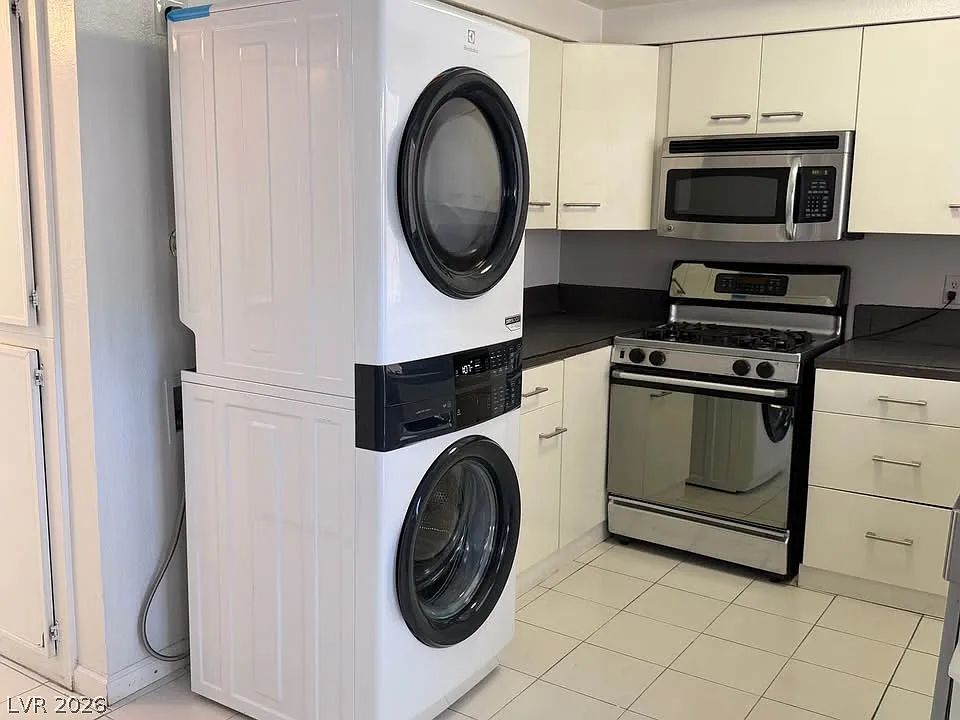 2 bed, 1.5 bath, 928 sqft, $1,175 — Photo 4