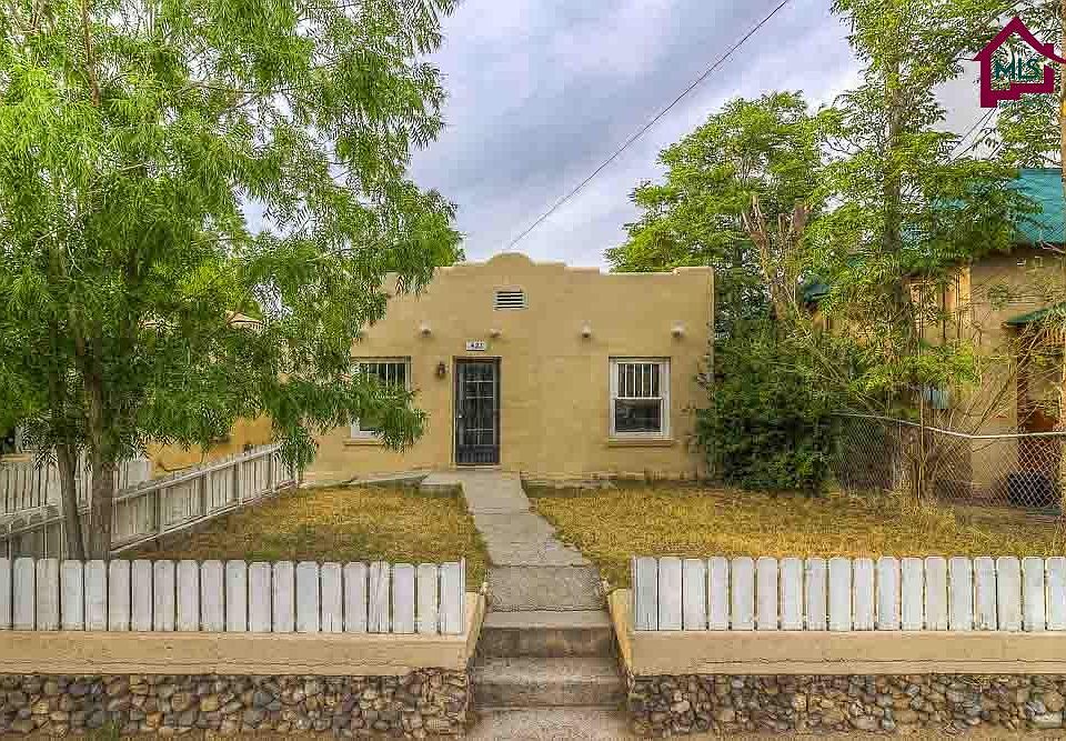 1st image of 421 E May Ave