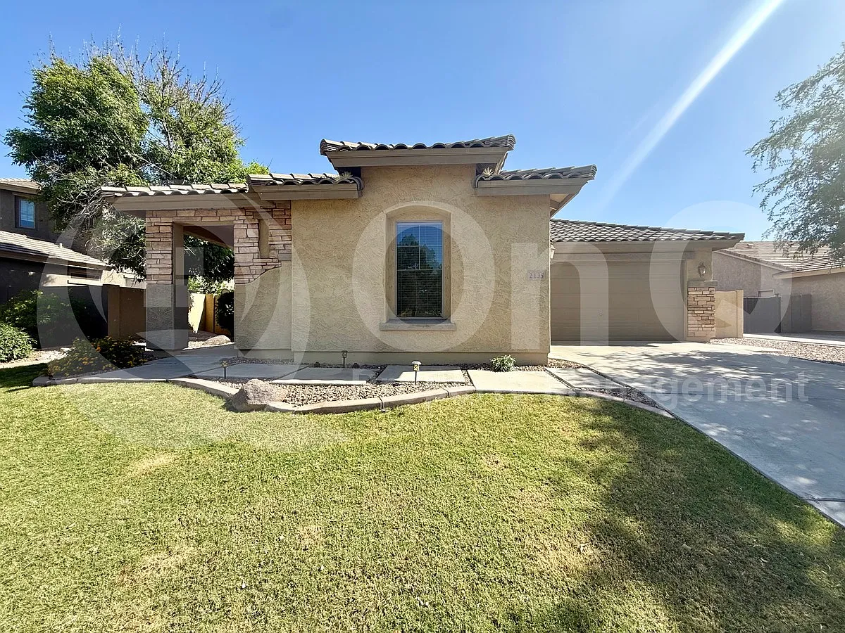 Building Photo - 2135 E Grand Canyon Dr