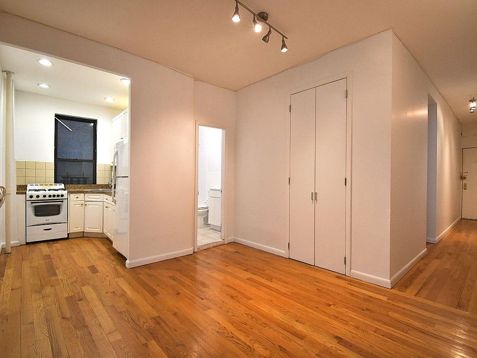 1st image of 2512 University Ave #D1