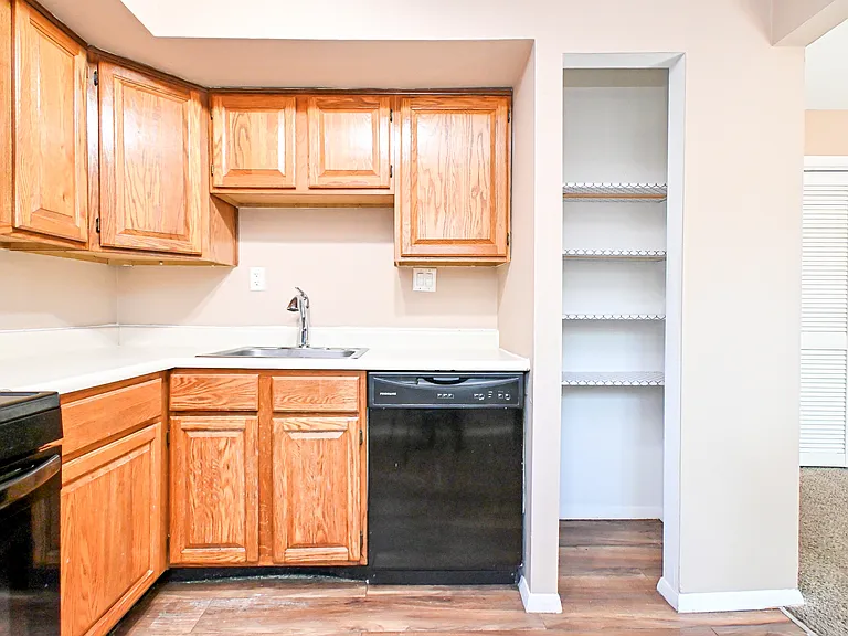 7752 Montgomery Rd #84 — Photo 10