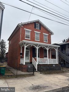 214 E Washington St, Chambersburg, PA, 17201