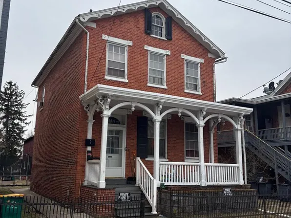 214 E Washington St, Chambersburg, PA 17201